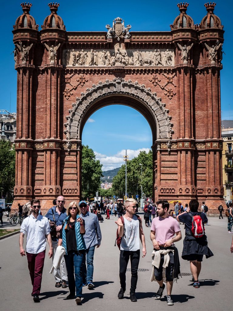 pros and cons of living in Barcelona